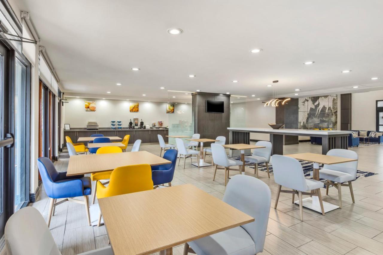 Comfort Inn & Suites Irving Las Colinas Dfw Екстериор снимка