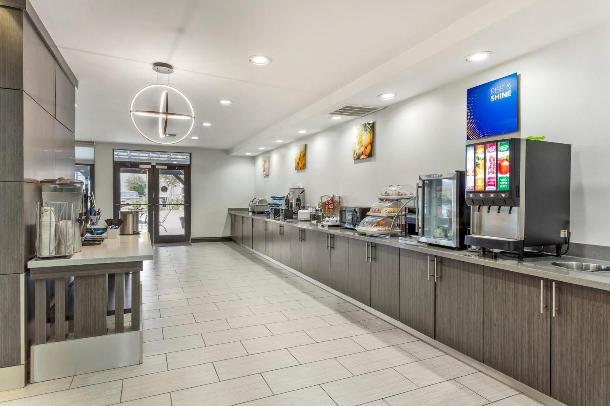 Comfort Inn & Suites Irving Las Colinas Dfw Екстериор снимка