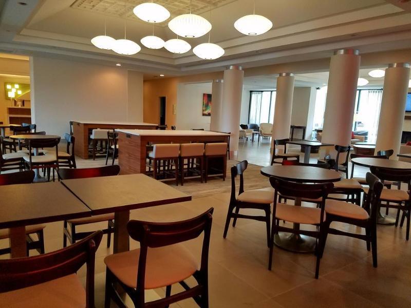 Comfort Inn & Suites Irving Las Colinas Dfw Екстериор снимка